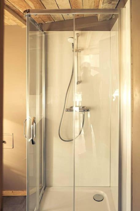 Le P'Tit Nid : Mini Loft Pour 2 A 4 Personnes Tellin Exterior foto
