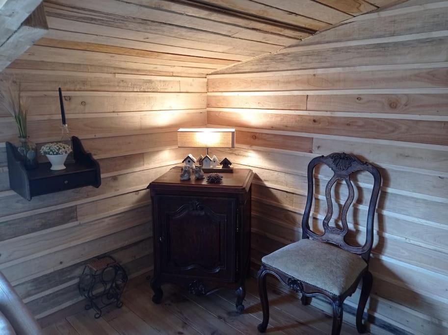 Le P'Tit Nid : Mini Loft Pour 2 A 4 Personnes Tellin Exterior foto
